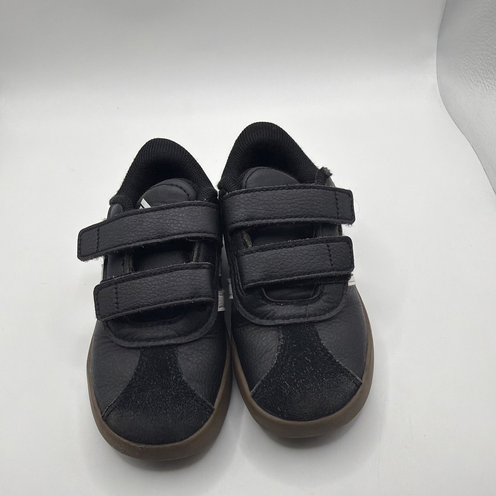adidas Kids Size 8 Black Hook Loop Sneakers Gum Sole Toddler Shoes - Picture 2 of 8